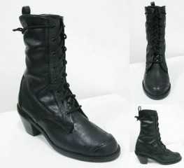 botas con pasadores1