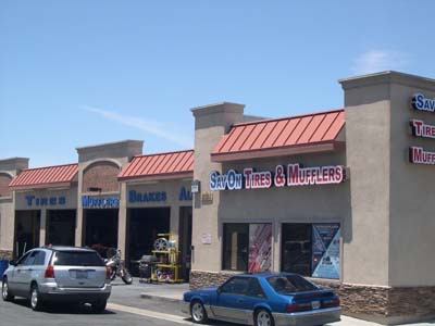 Savon Tires &amp; Mufflers Logo