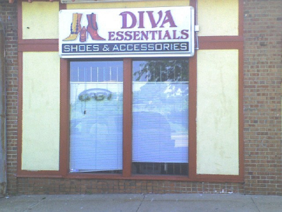 Diva Essentials LLC Logo