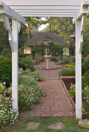 Grovewood Landscape Service Logo