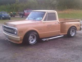 Williams Paint &amp; Body Logo