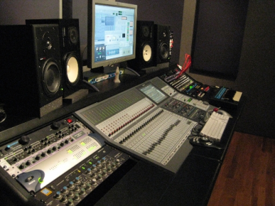 Digital Warehaus Produsctions Logo