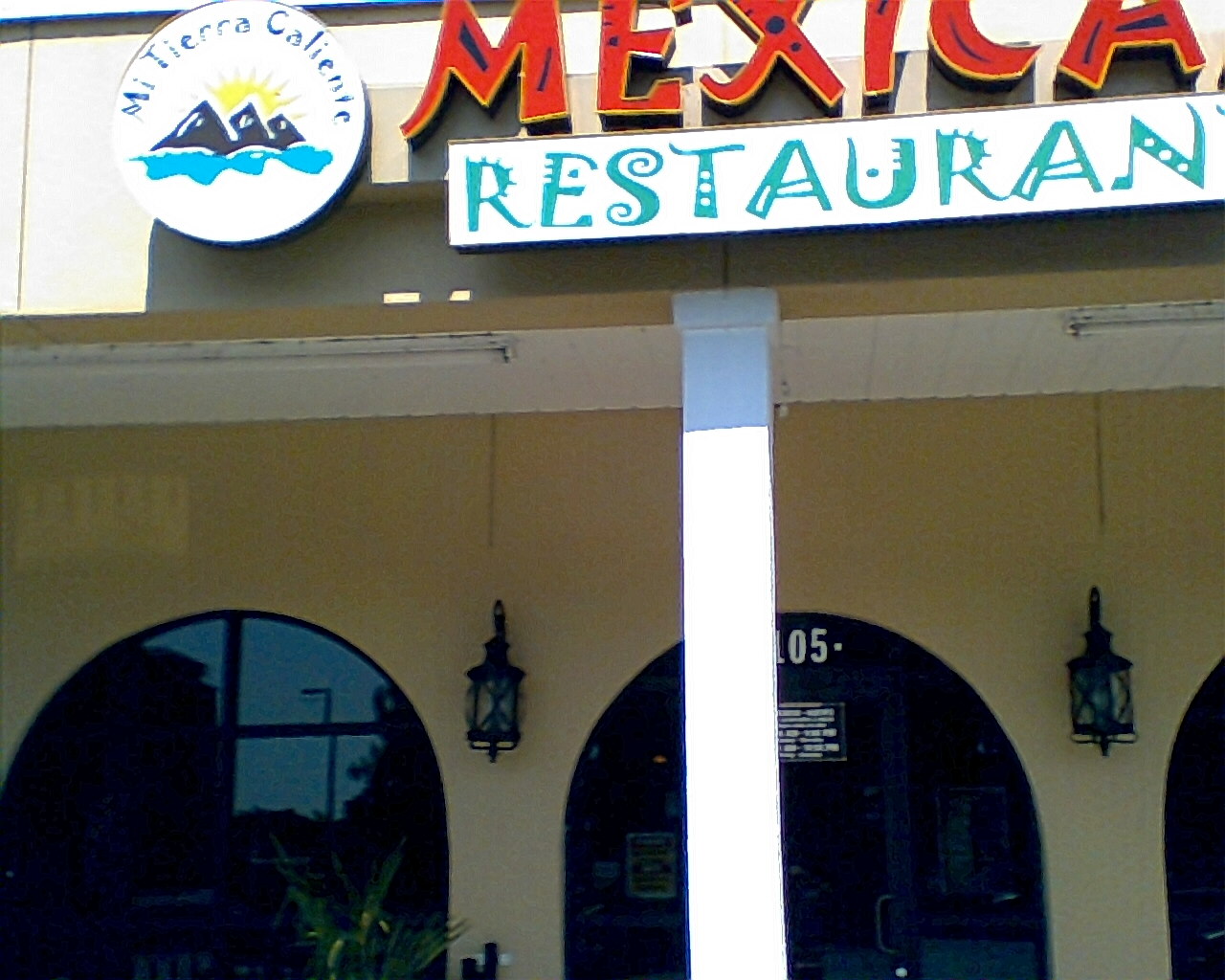 Mi Tierra Caliente Logo