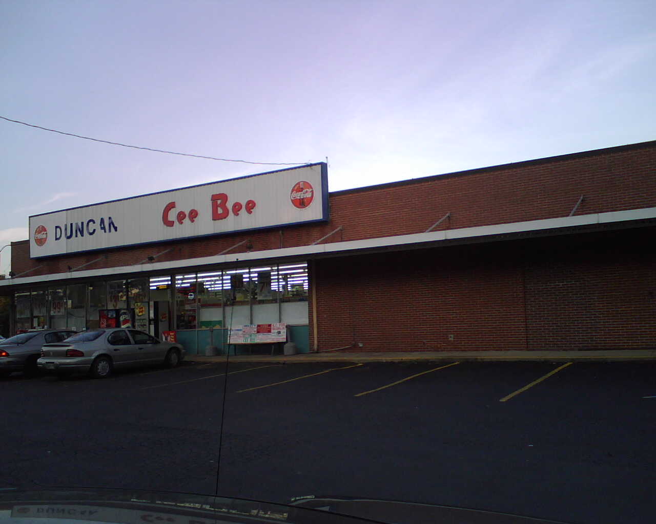 Duncan Cee Bee Food Center Logo