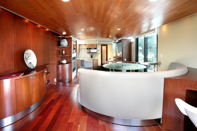 In Vogue Laguna Beach Logo