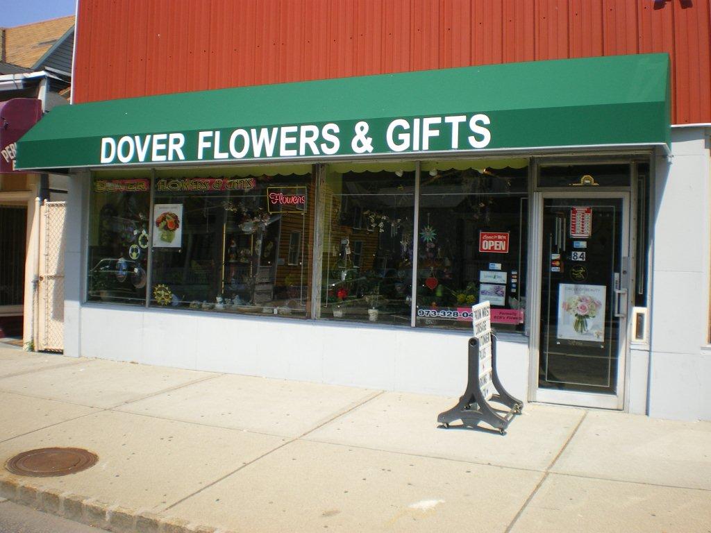 Dover Flowers &amp; Gifts Logo