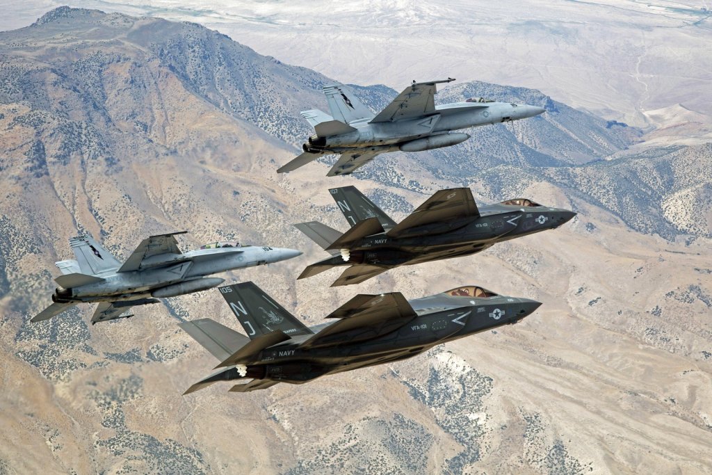 Emily's Screening Room: My Thoughts on Top Gun: Maverick