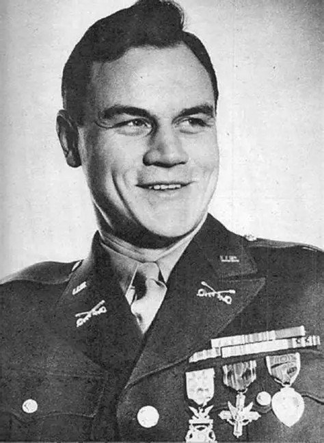 Medal of Honor: Gerry H. Kisters – World War II, July 31, 1944