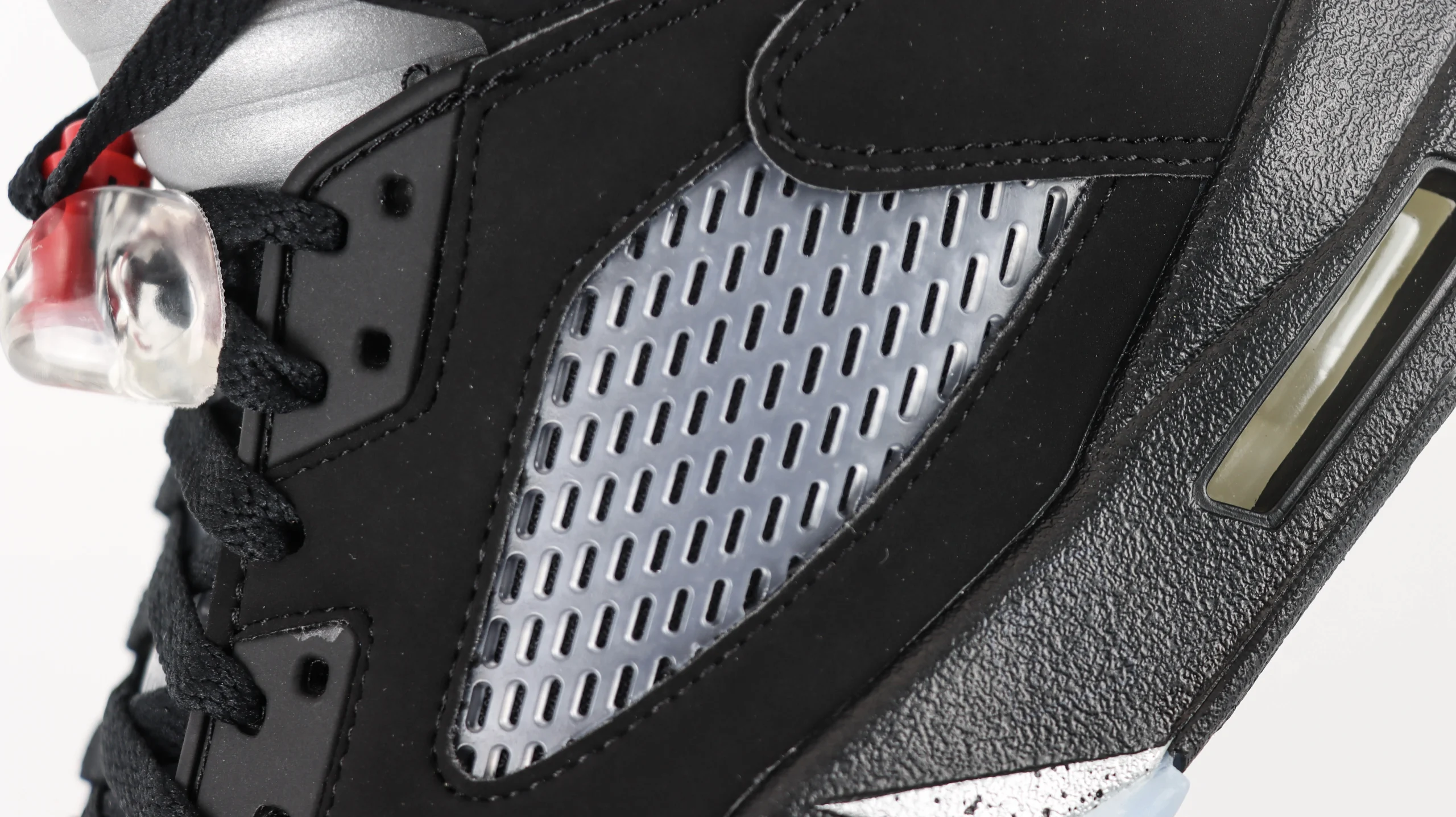 Jordan 5 Retro Black Metallic (2016)