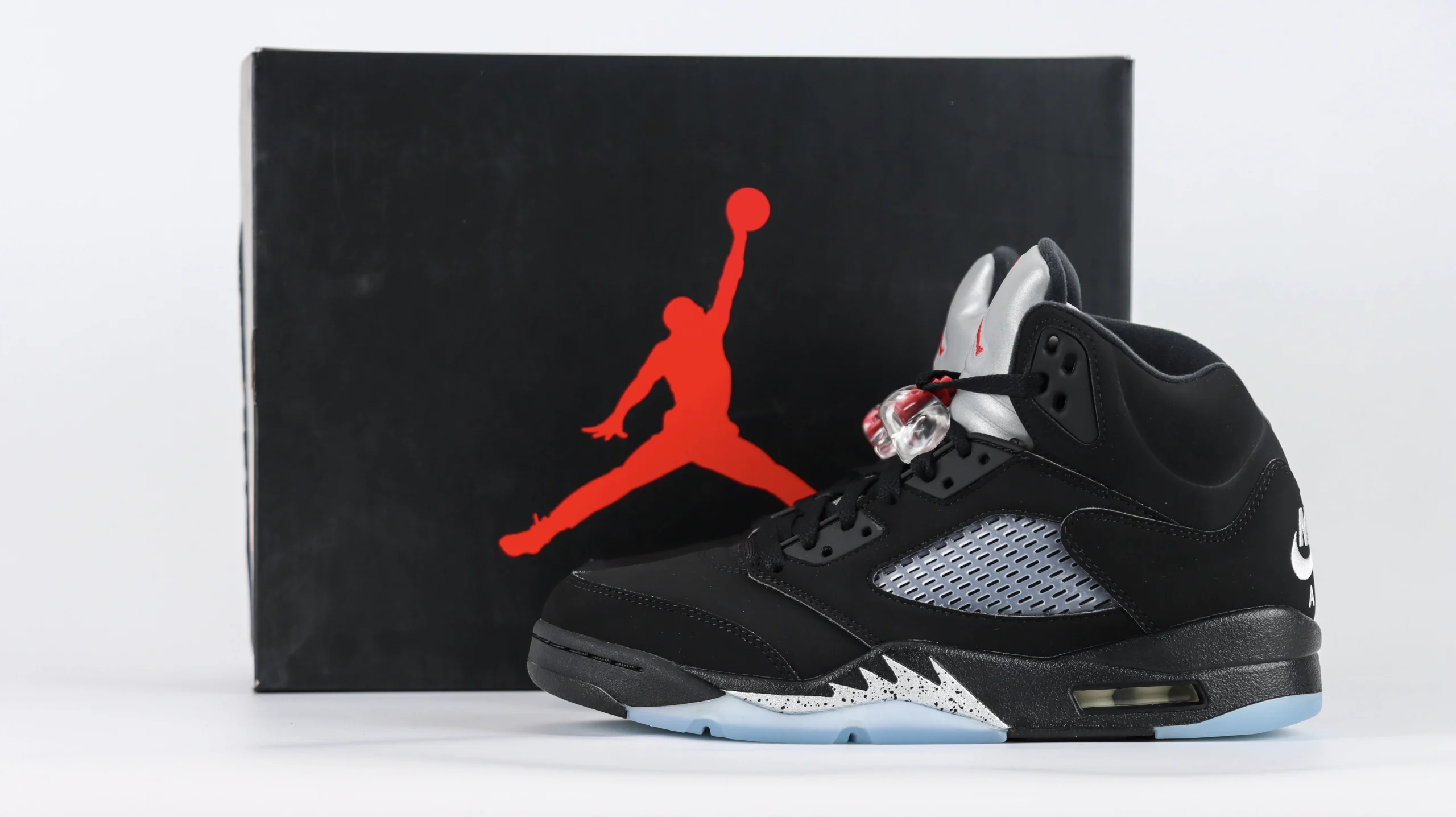 Jordan 5 Retro Black Metallic (2016)