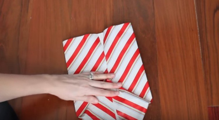 Easy Trick to Add Some Wow to Your Gift Wrapping