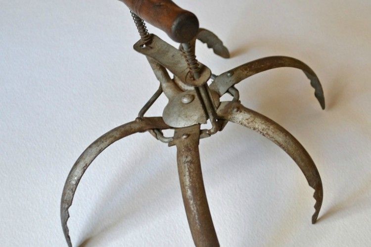 How Many of These Vintage Household Items Can You Correctly Name? It’s Harder Than You Might Think!