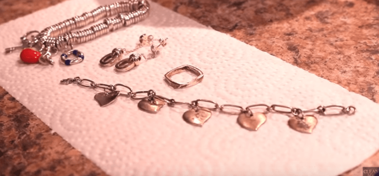 How to Quickly and Easily Remove Tarnish from Silver Jewelry