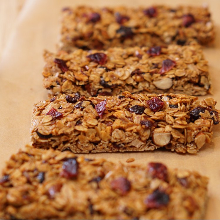 Crunchy Homemade Granola Bars