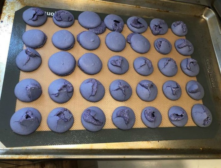 19 People Share Their Most Hilarious Failed Baking Attempts From Quarantine