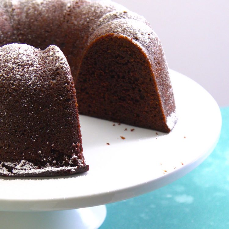 How to Make a Chocolate Bundt Cake on the Stovetop