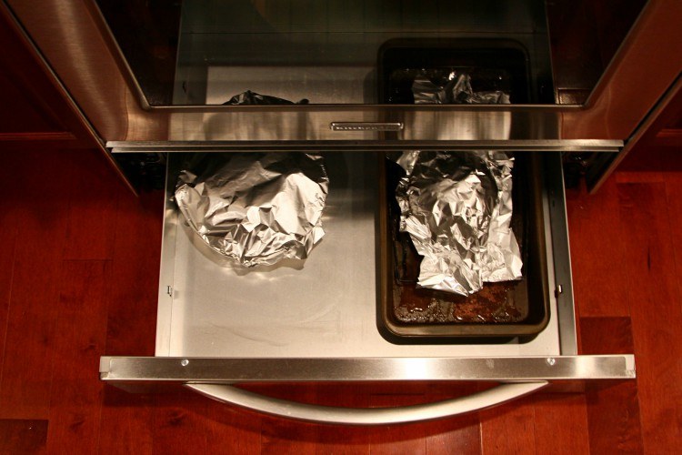 Here S The True Purpose Of That Drawer Under Your Oven