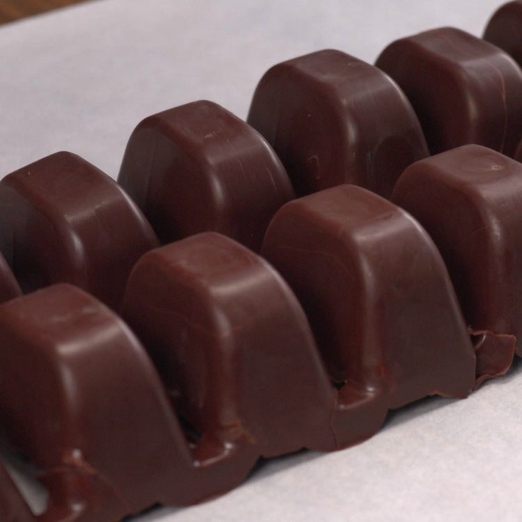 Chocolate-Shaped Ice Cubes : Chocolate-Shaped Ice Cubes