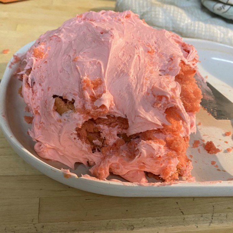 19 People Share Their Most Hilarious Failed Baking Attempts From Quarantine