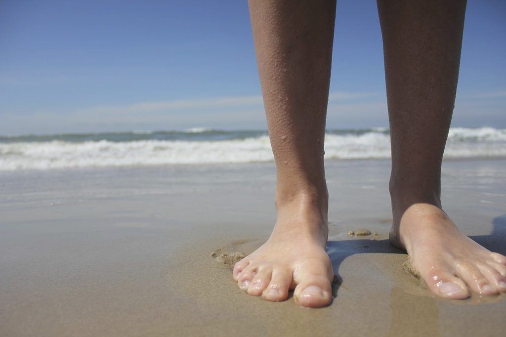 What Being Barefoot Does to Your Brain