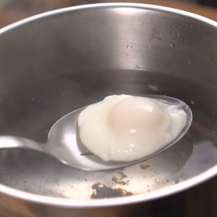 Julia Child’s Poached Eggs