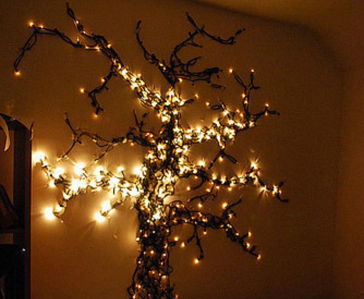 15 Awesome Christmas Light Decorating Ideas