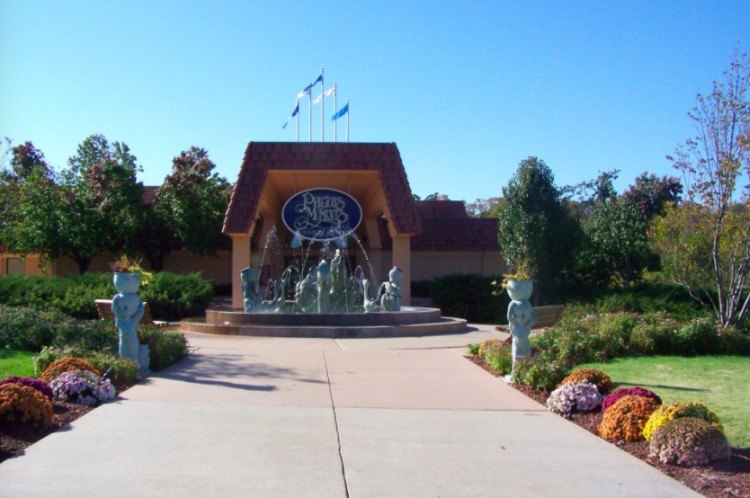 exterior Precious Moments Chapel