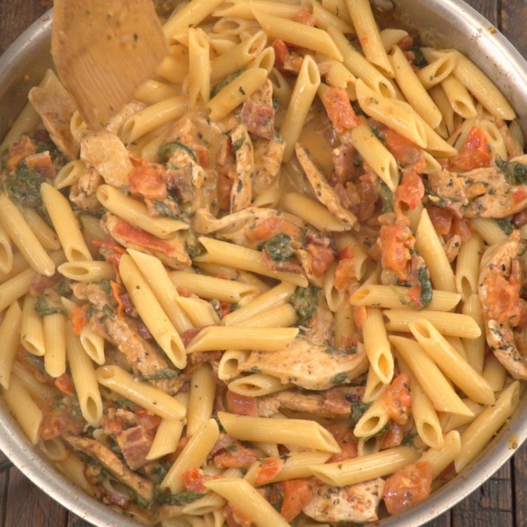 Creamy Chicken Bacon Pasta