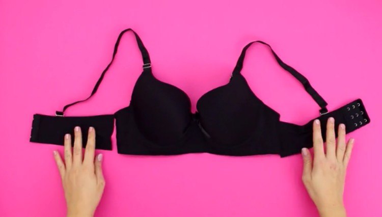 put on a bra – Glamrs