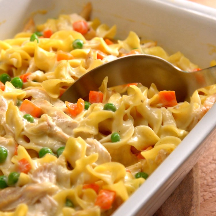 Best Chicken Noodle Casserole   WABlOT5d52c1b117dee9.82540822