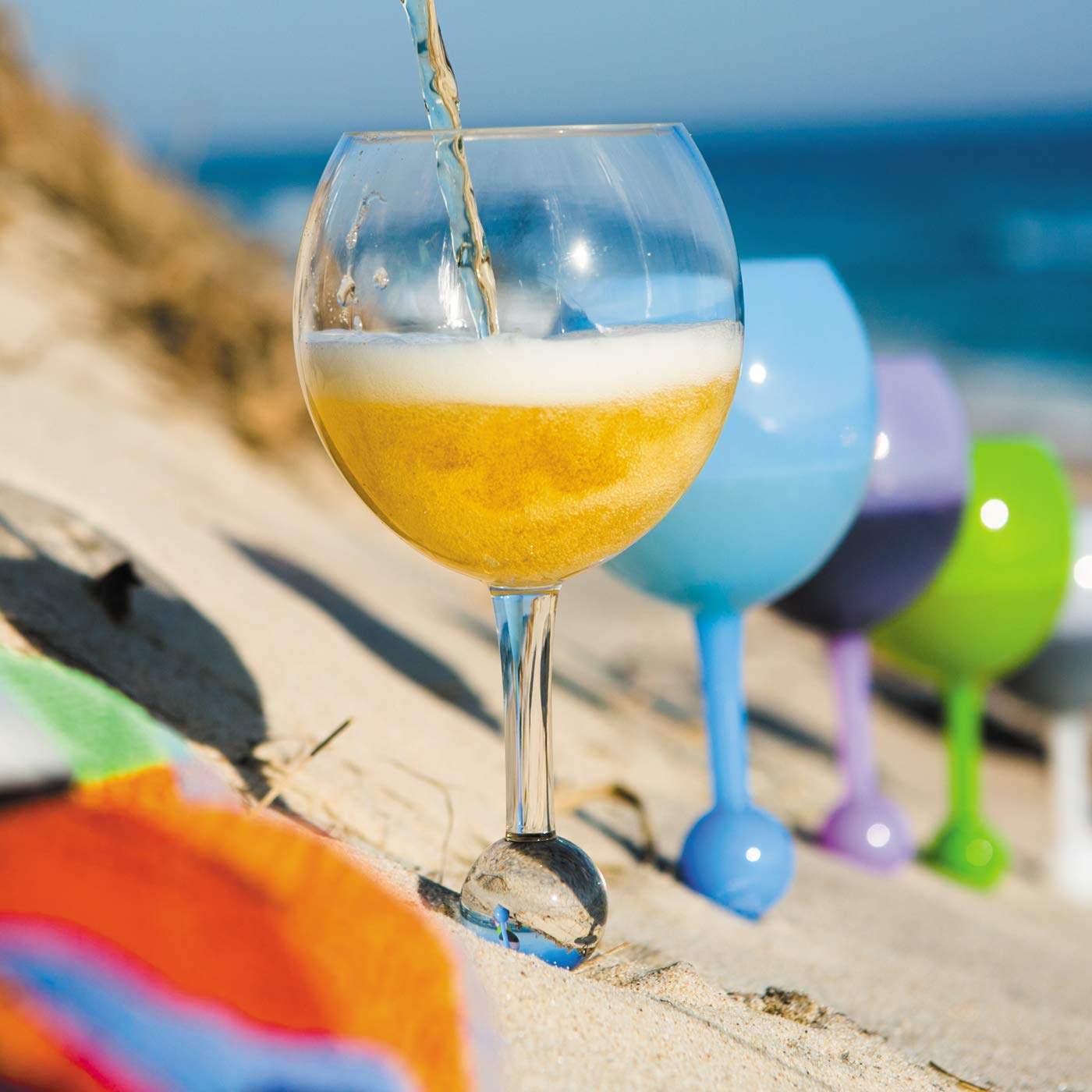 These Beach Wine Glasses Let You Enjoy the Drink of Your Choice in the