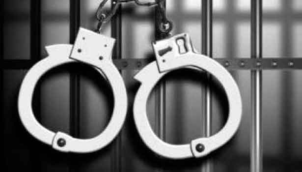 மானாமதுரை அருகே கோஷ்டி மோதல்: 9 பேர் கைது