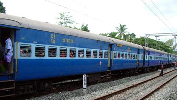 செங்கல்பட்டு அருகே சிக்னல் வயரில் பழுது: சென்னை ரெயில்கள் தாமதம்