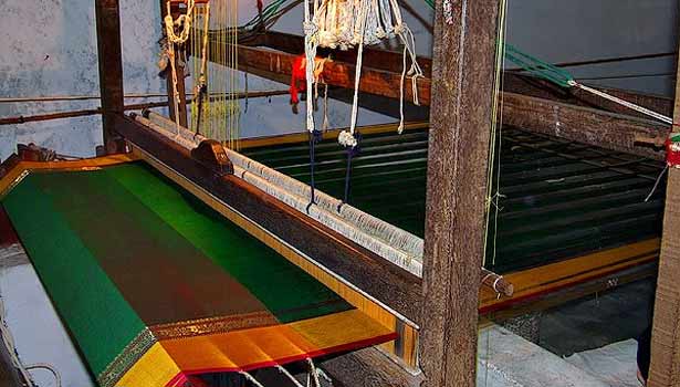 காஞ்சீபுரத்தில் பட்டுச்சேலை தயார் செய்ய கைத்தறித் துறை கட்டுப்பாடு: நெசவாளர்கள் அதிருப்தி