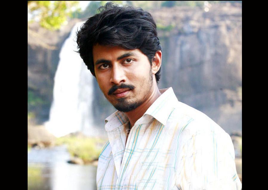 கார்த்திக் குமார்