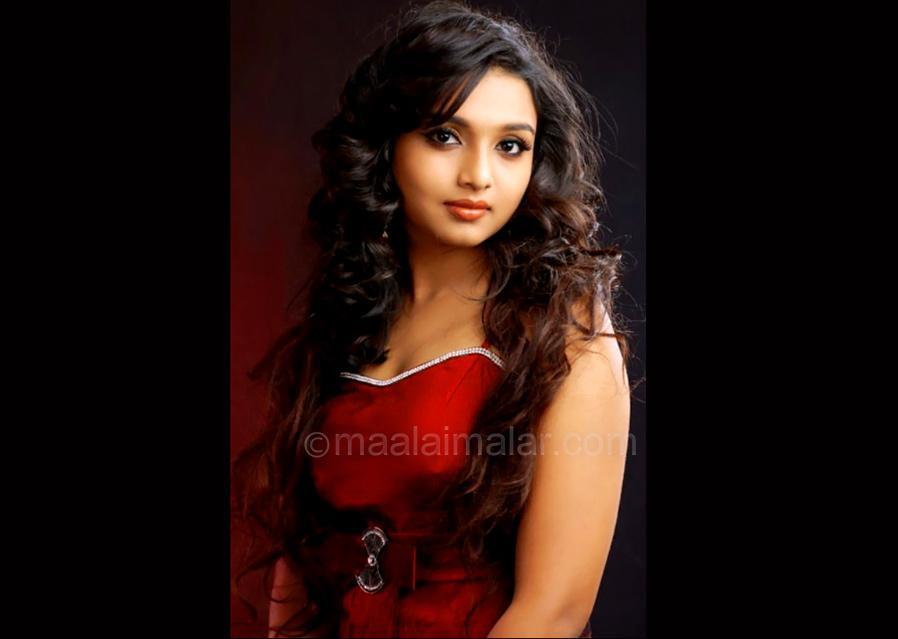 தீப்தி நம்பியார்