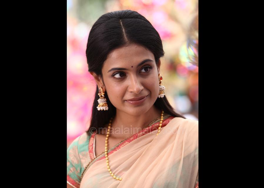 சாரா ஜேன் டயஸ்