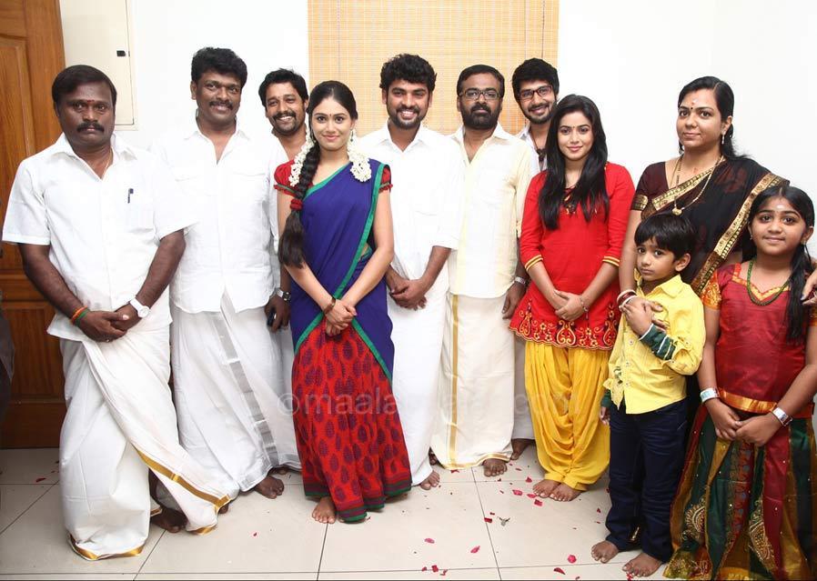 ஜன்னலோரம் படபூஜை புகைப்படங்கள்