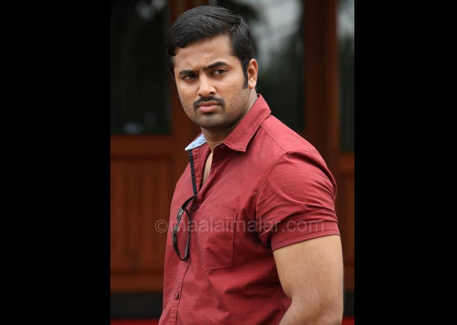 உன்னி முகுந்தன்