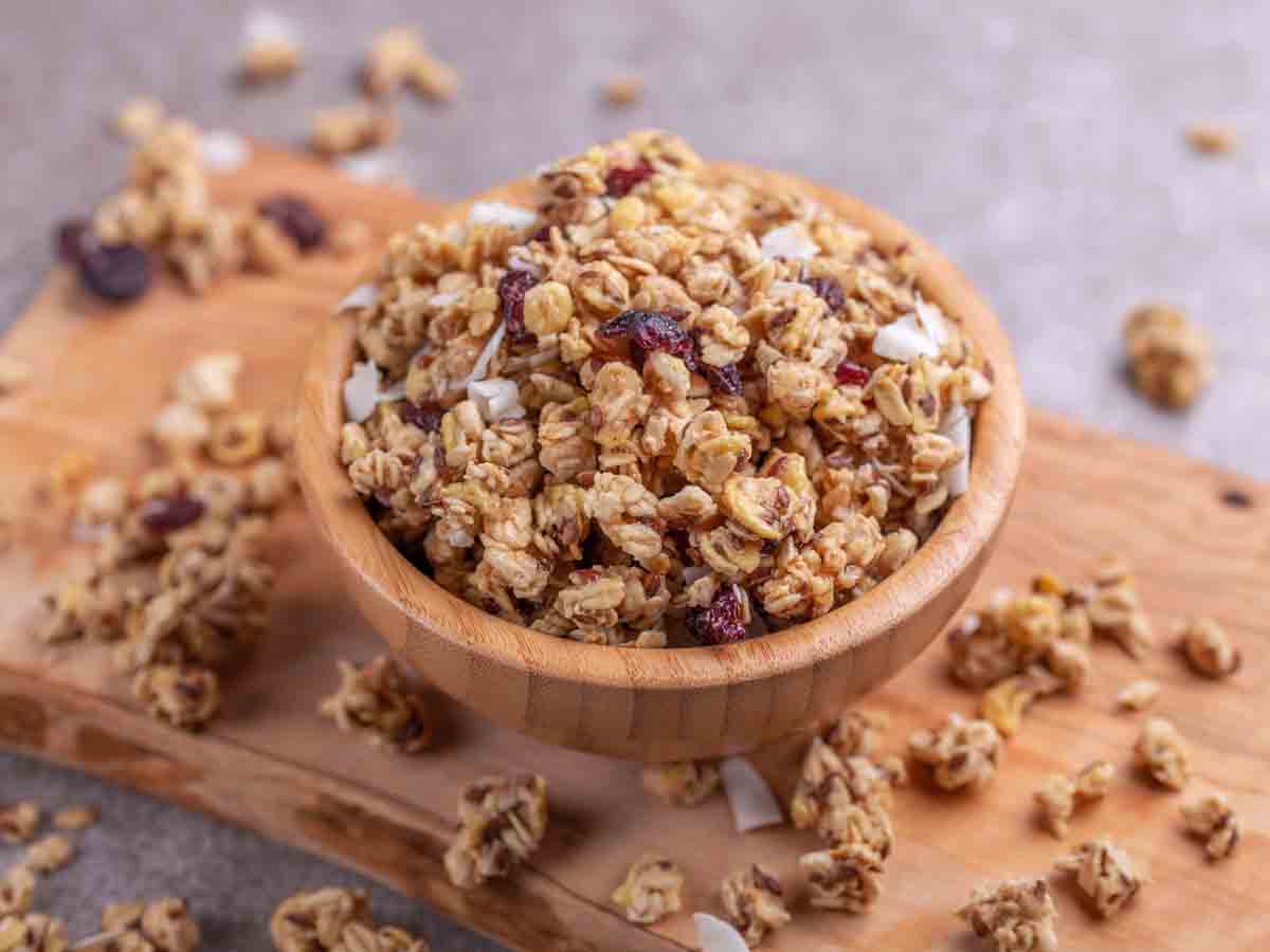 Calories in Cereal low fat granola 0.5 cup by Cereality and Nutrition Calories in Cereal low fat granola 0.5 cup by Cereality and Nutrition