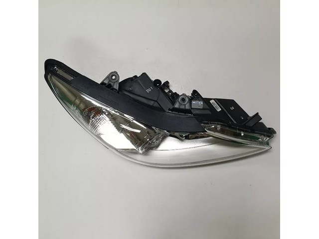 2010 Hyundai Genesis Headlight