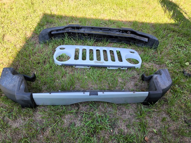 2015 Jeep Wrangler Grille