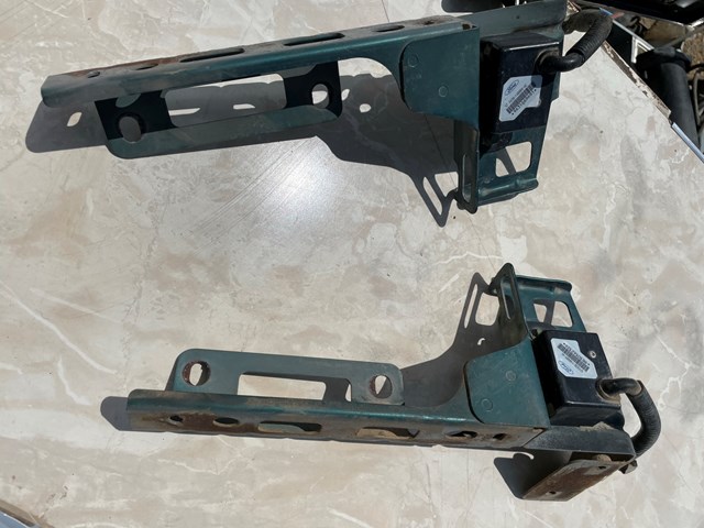 1997 Ford Expedition set of 2 front Air Bag Sensor