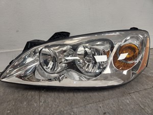 2006 Pontiac G6 Left Headlight