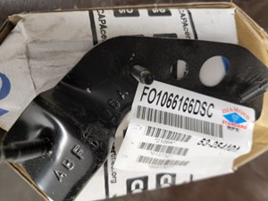 2005 Ford Mustang Front Left Bumper Bracket