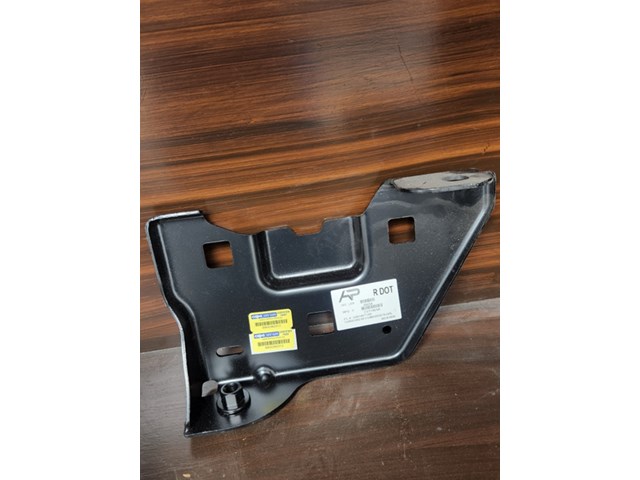 2017 GMC Sierra 1500 Front Passenger Bumper Bracket 