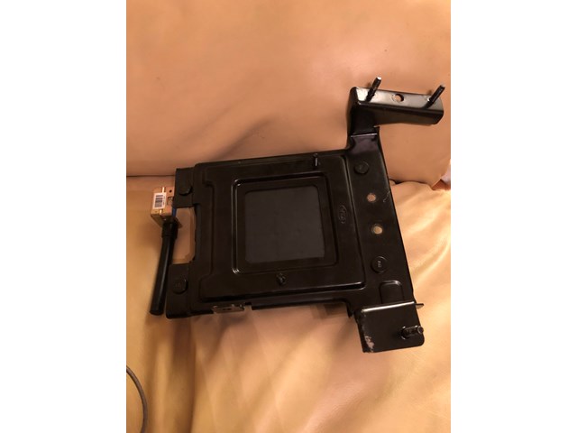 2004 Kia Amanti Body Control Module