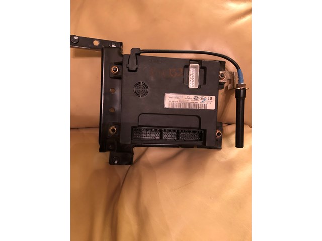 2004 Kia Amanti Body Control Module