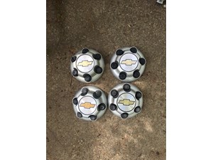 1999 Chevy Silverado 1500 center caps, also fits tahoe, surburban, z71 years 199