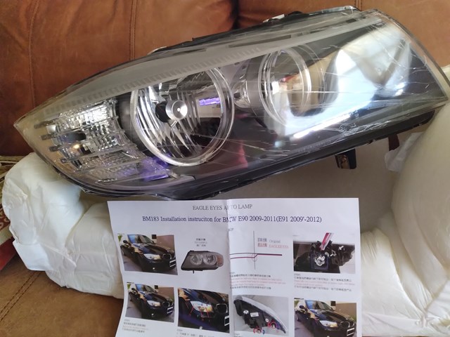 2011 BMW 328i Headlight